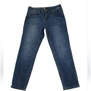 Lincoln Outfitters Classic Straight-Leg Jeans in Washed Blue